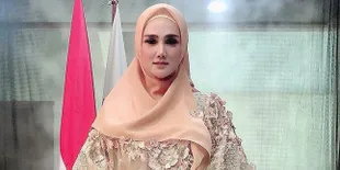 Pernah Jadi Ajudan Bung Karno, Mendiang Ayah Mulan Jameela Dianugerahi Tanda Jasa Pahlawan