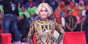 Pernah Jualan Kacang dan Nasi Bungkus Saat Masi Kecil, Inul Daratista: Beruntunglah Kalian yang Terlahir Kaya