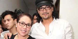 Pernikahan Nunung - Iyan Habiskan 1M?