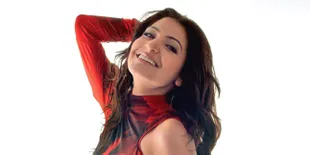 Perseteruan Anushka Sharma Dengan Deepika Padukone Berakhir!