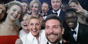 Pertama Dalam Sejarah Oscar, Foto Narsis Bersama Para Seleb