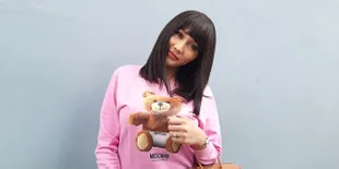 Pertama Jalani Ramadan di Penjara, Lucinta Luna Salat Pakai Mukena