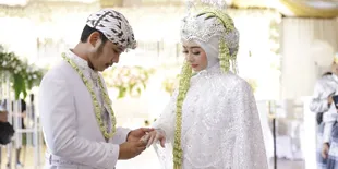 Pertama Kali Pulang ke Makassar Bareng Ega Noviantika, Rafly Nangis Disambut Keluarga