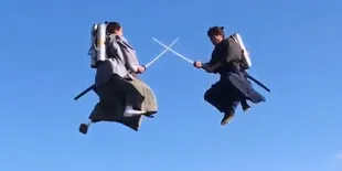 Pertarungan Samurai Dengan Jet Packs Ini 'Greget' Banget!