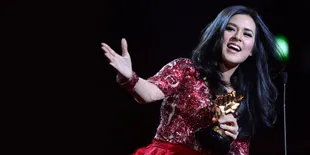 Pesawat Malaysia Airlines Jatuh, Apa Pendapat Raisa?