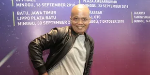 Pesbukers Dihentikan dan Pemain Lain Liburan ke Eropa, Sapri Pantun Pilih Jualan