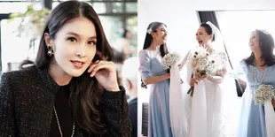 Pesona Cantik Sandra Dewi Jadi Bridesmaid di Pernikahan Yuanita Christiani