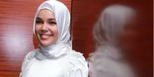 Pesona Indonesia Jadi Alasan Dewi Sandra Lepas Paspor Inggrisnya