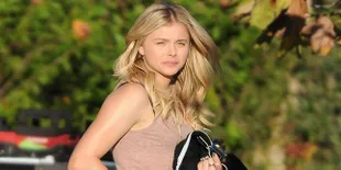 Pipi Boleh Chubby, Siapa Sangka Chloe Moretz Punya Abs Seksi?