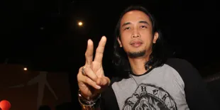 Piyu Ditantang Vika Dewayani Tampil Perskon Bareng Istri