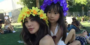 Pose Bareng Anak Cantiknya, Adinda Bakrie Dibilang Cocok Jadi Kakak-Adik