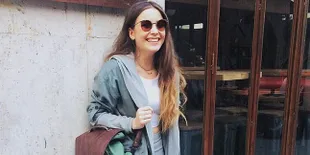Pose Bareng Pria Tampan, Inikah Sosok Kekasih Hati Selin Sezgin?