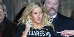 Pose Topless, Ellie Goulding Ekspos Tubuh Sempurna