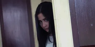 Poster 'DANUR 2' Rilis, Prilly Latuconsina Ditangkap Hantu Seram