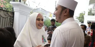 Posting Test Pack Bergaris Dua, Kartika Putri Umumkan Kehamilan Pertama