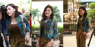 Potong Rambut Pendek, Vicky Shu Terlihat Seperti ABG?