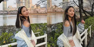 Potret Dita Karang SECRET NUMBER Berpose dengan Cherry Blossom, Disebut Fans Bagai Ratu Musim Semi