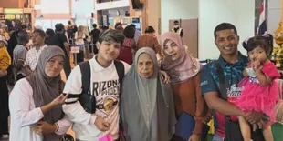 Potret Keluarga Melepas Jirayut Kembali ke Indonesia Setelah Lebaran di Thailand, Saatnya Kerja Demi Orang Tua Bahagia