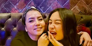 Potret Khirani Cosplay Jadi Mayangsari Waktu Muda, Mirip & Rambut Bondol Ikonik!