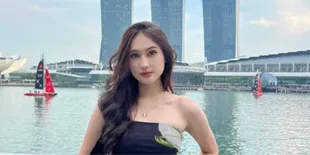 Potret Laura Moane Liburan ke Singapore, Netizen Sebut Lama-lama Mirip Yasmin Napper!
