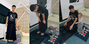 Jadi Mualaf, Ini Potret Marcell Darwin Ajak Anak Belajar Sholat - Banjir Pujian Disebut Papa Sholeh