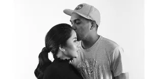 Potret Menyentuh Mutia Ayu Saat Kenalkan Sang Buah Hati pada Almarhum Glenn Fredly
