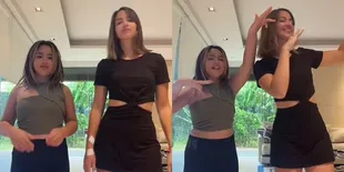 7 Potret Nia Ramadhani dan Mikhayla Main TikTok Bareng, bak Kakak Adik - Netizen Malah Soroti Style sang Anak