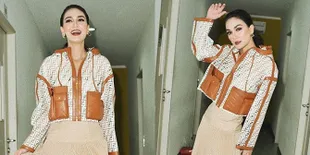Potret OOTD Luna Maya Pakai Busana Dari FENDI Saat Hadiri IBOMA 2019
