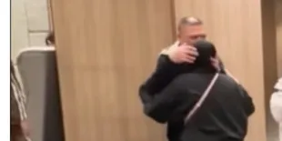 Potret Raul Lemos Peluk dan Cium Aurelie Hermansyah, Disebut Ayah Sambung yang Sayang dan Tulus
