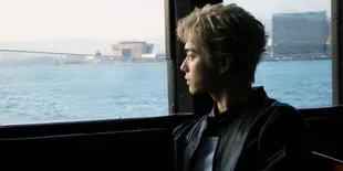 6 Potret Xu Kai Pakai Baju Serba Hitam, Cool dan Elegan