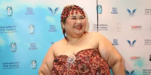 Pretty Asmara Ajak Anak Yatim Sahur Ditemani Musik