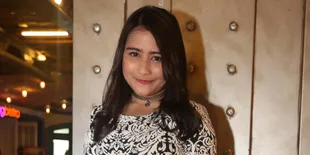Prilly Latuconsina - Chloe Moretz Punya Hubungan Khusus?