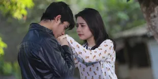 Prilly Latuconsina Pakai Sepatu Aliando Syarief?