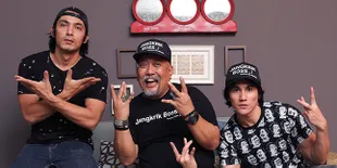 Promo Raksasa 'JANGKRIK BOSS PART 2' Manfaatkan Simpang Semanggi