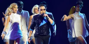 PSY Raih 77 Miliar Berkat Gangnam Style!