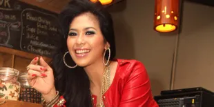 Puasa, Jessie 'Foxy Girls' Tetap Rajin Minum Air Putih