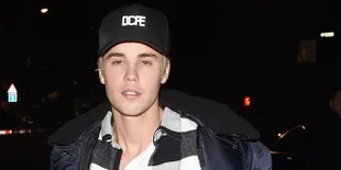Pulang Dari Gereja, Justin Bieber Tak Sengaja Tabrak Paparazzi