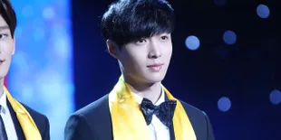 Punya Agency Pribadi di China, Fans Tuduh Lay EXO Bermuka Dua