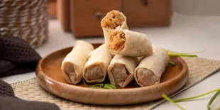 Punya Beragam Rasa, Warga Kota Kembang Wajib Coba Lezatnya Lumpia Bandoeng