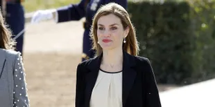 Putri 'Kembar' Ratu Letizia Kini Makin Cantik &#38; Stylish
