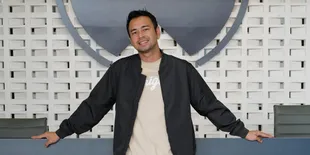 Raffi Ahmad Mau Cetak Rekor Baru Dengan Omset Bombastis Saat Streaming di Shopee Live Malam Ini!