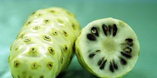 Rahasia Kekuatan Buah Mengkudu, Tingkatkan Imunitas Tubuh Anda dengan Manfaatnya yang Luar Biasa!