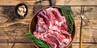 Rahasia Sederhana Empukkan Daging Kambing untuk Sate Tanpa Direbus!