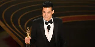 Raih Gelar Aktor Terbaik di Oscar, Rami Malek Terjatuh dari Panggung