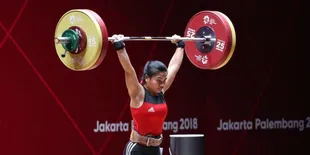 Raih Medali Perak, Lifter Sri Wahyuni Menangis di Podium