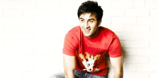 Ranbir Kapoor Caci Maki Dan Rampas Kamera Paparazzi!