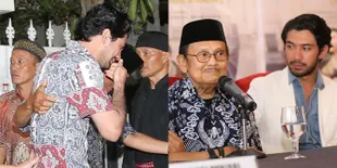 Raut Pilu Reza Rahadian Saat Kunjungi Rumah Duka BJ Habibie