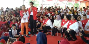 Rayakan Hari Anak Nasional, Joko Widodo Unjuk Keahlian Sulap!