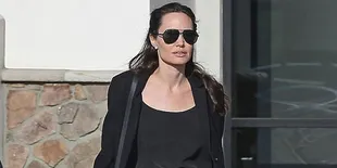 Rayakan Hari Ibu, Angelina Jolie Dinner Berdua Dengan Anak