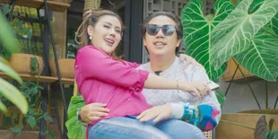 Rayakan HUT RI ke-78, Rey Utami & Pablo Benua Berbagi Rezeki Kepada Masyarakat Lewat Lomba 17 Agustus